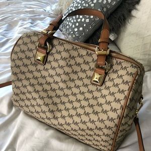 MICHAEL KORS DUFFLE 💎